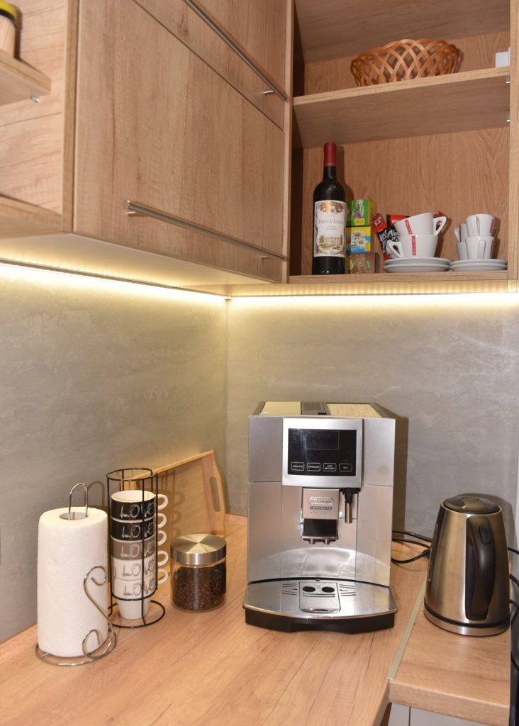 0 02 05 b6f009e498f429c1e58f9d8202bd9f843b40de816859fab5f0652615ce638805 13b4236afc60eb28